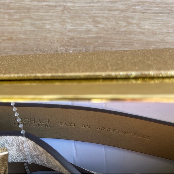 Michael Kors MK Women’s White Monogram Gold-tone Buckle Belt Bag - Picture 5 of 5